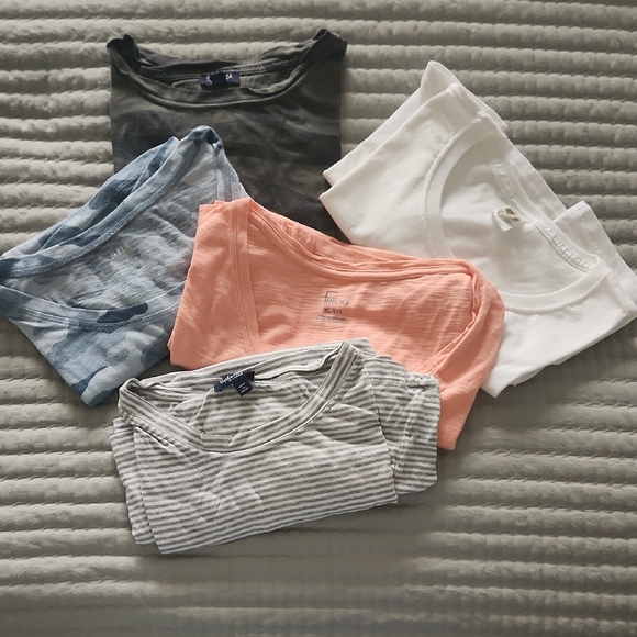 Assorted T-Shirts in Multiple Colors - Picture 1 of 5